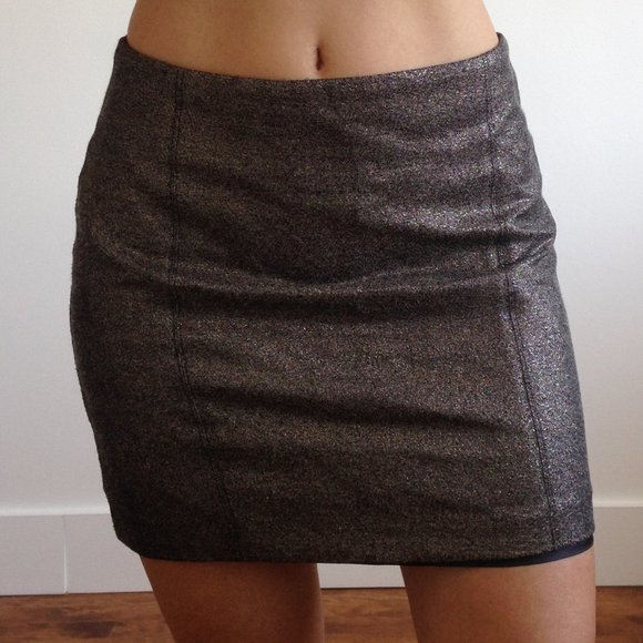 BEDO - Metalic Gold & Black Mini Skirt - Picture 5 of 9